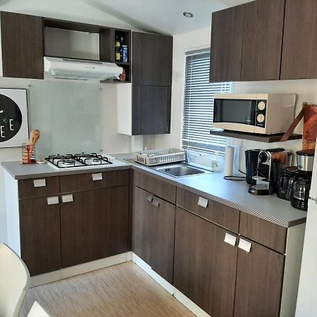Mobile Home Entierement Equipe La Roque-d'Antheron Exterior foto